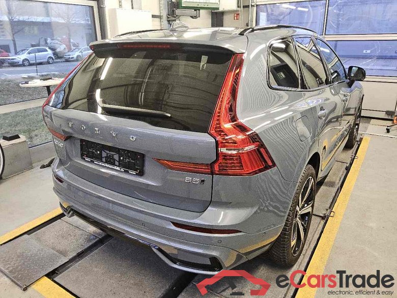 Volvo XC60 (03.2017->) DE - SUV5 B5 (Benzin) AWD EU6d, Ultimate Dark Mild-Hybrid (EURO 6d), (Facelift) #3