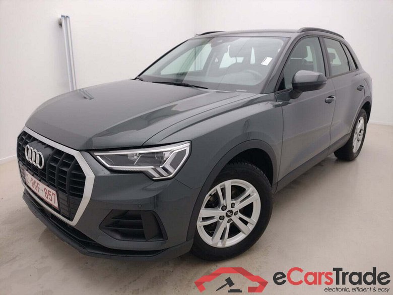 AUDI Q3 35 TFSI S-TRONIC BUS. ED.