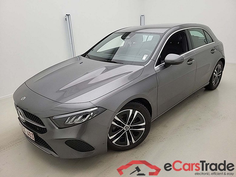 MERCEDES-BENZ A-KLASSE A180 ESSENTIAL LINE DCT