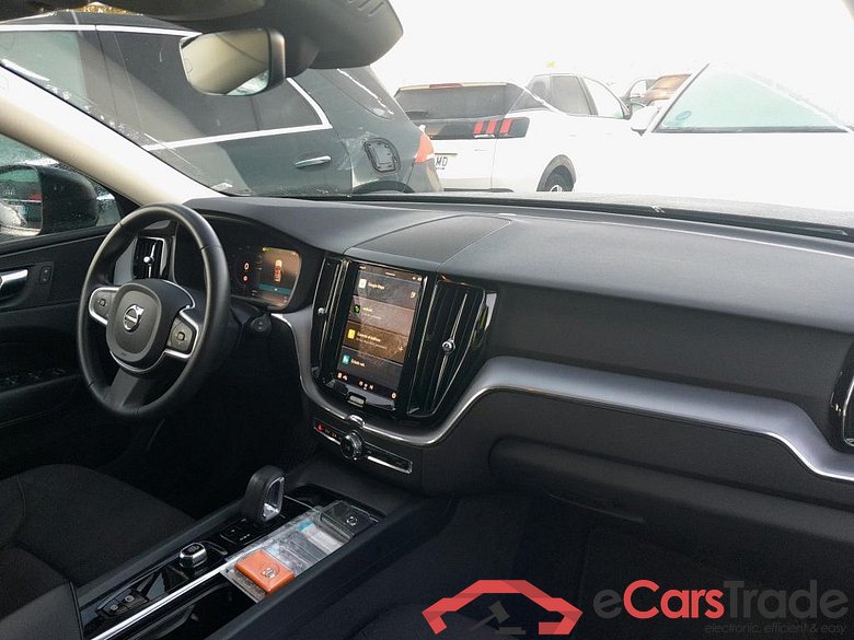 VOLVO XC60 / 2017 / 5P / todoterreno 2.0 T6 AWD Recharge Inscription Exp Auto #3