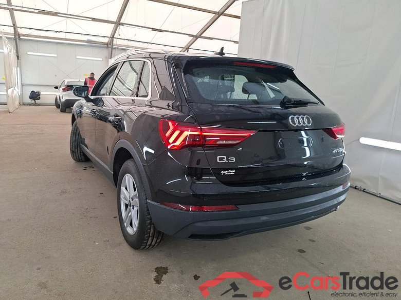 AUDI Q3 / 2018 / 5P / SUV 45 TFSI E 245 S TRONIC BUSINESS LINE (ex L389) #2