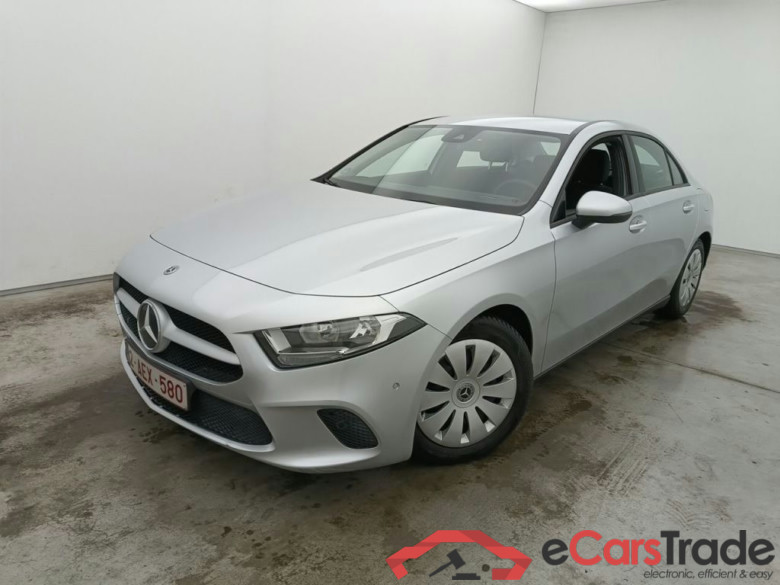 Mercedes-Benz A-Klasse Limousine A 180 Aut. 4d #1
