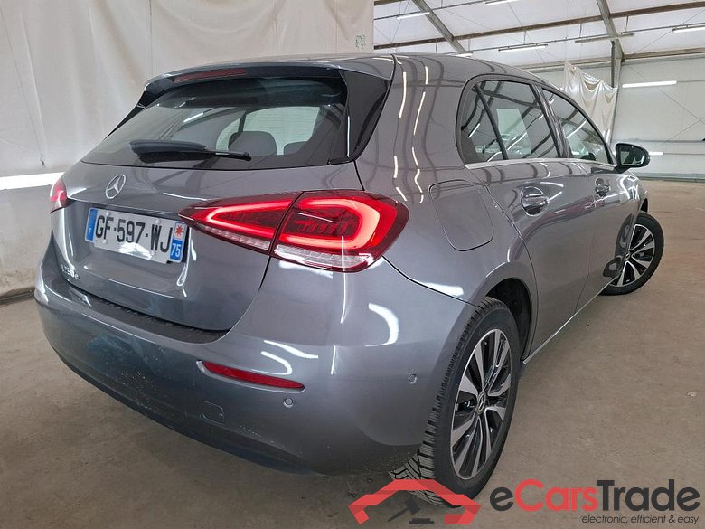 MERCEDES-BENZ Classe A Compact / 2018 / 5P / Berline A 250 e Business Line 8G-DCT #3