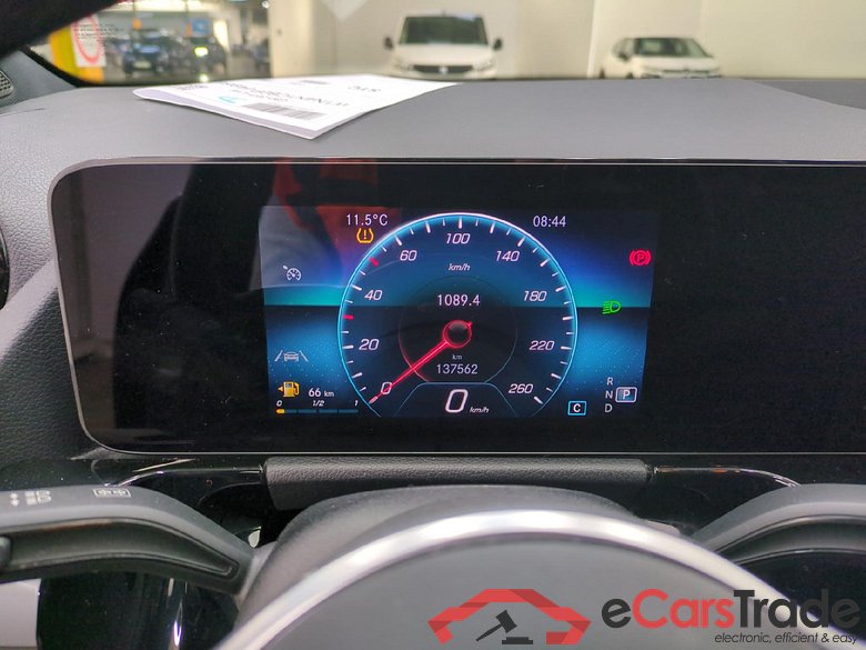 MERCEDES-BENZ GLA / 2020 / 5P / SUV 2.0 GLA 200 D BUSINESS LINE DCT #6