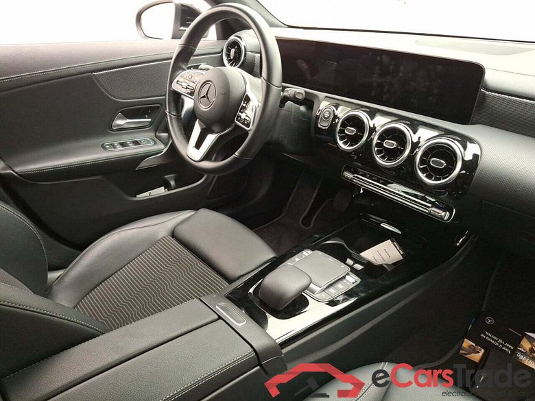 MERCEDES-BENZ CLA SHOOTING BRAKE 1.3 250 E 7G-DCT BUSINESS LINE #3