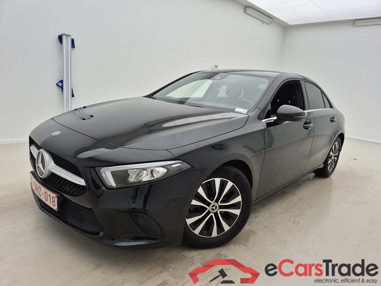 MERCEDES-BENZ A-KLASSE LIMOUSINE 2.0 180 D STYLE 7G-DCT #1