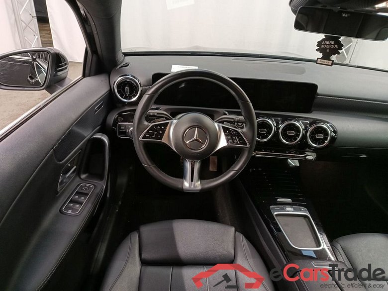 MERCEDES CLASSE A DIESEL (W177) A 180 d 116hp Business Line 5d #1