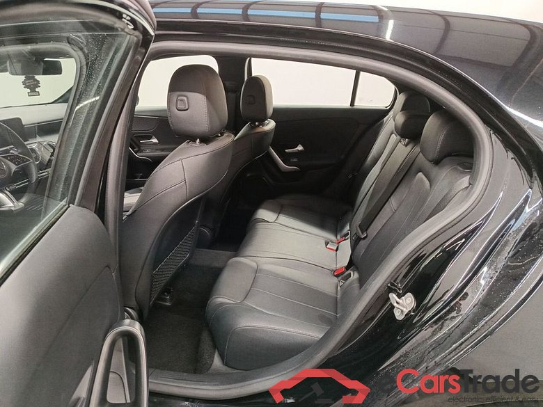 MERCEDES CLASSE A DIESEL (W177) A 180 d 116hp Business Line 5d #2