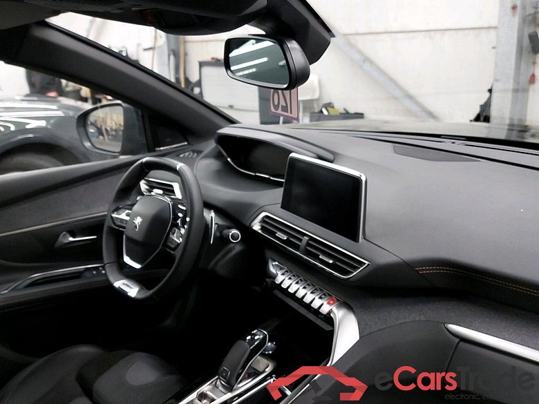 PEUGEOT - PEU 5008 BlueHDi 130PK EAT8 GT Line Pack Electric & Drive Assist & Safety Plus & VisioPark II & Pano Roof & Focal HiFi #3