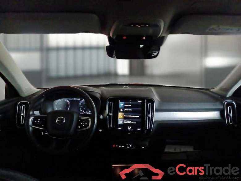 VOLVO XC40 / 2017 / 5P / SUV T5 PLUG-IN HYBRID AUTO RECH INSCRIP EXPR #3