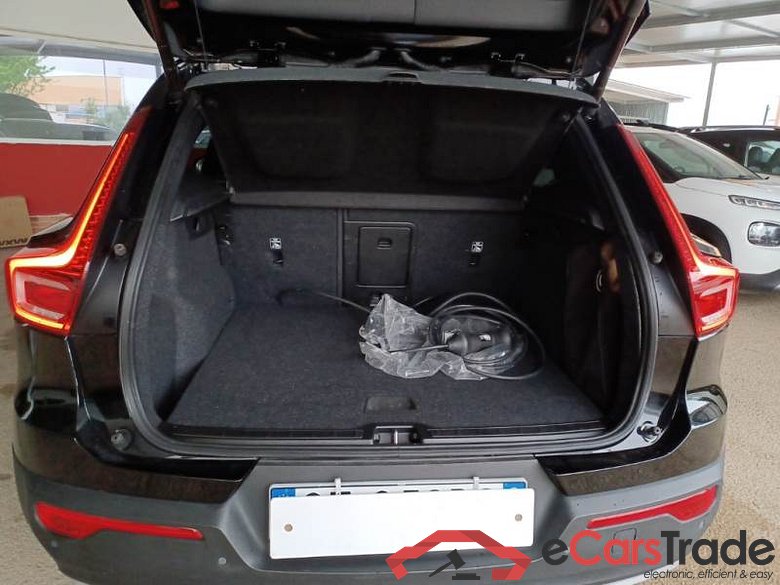 VOLVO XC40 / 2017 / 5P / SUV T5 PLUG-IN HYBRID AUTO RECH INSCRIP EXPR #5