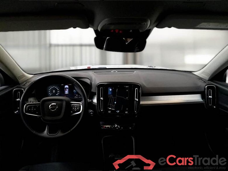 VOLVO XC40 / 2017 / 5P / SUV T5 PLUG-IN HYBRID AUTO RECH INSCRIP EXPR #3