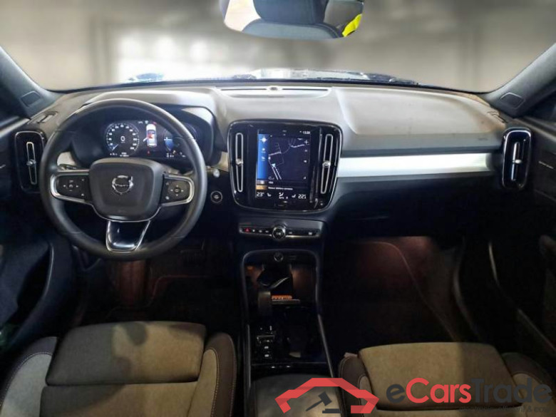 VOLVO XC40 / 2021 / 5P / SUV T5 RECHARGE PLUG-IN AUTO PLUS BRIGHT #3