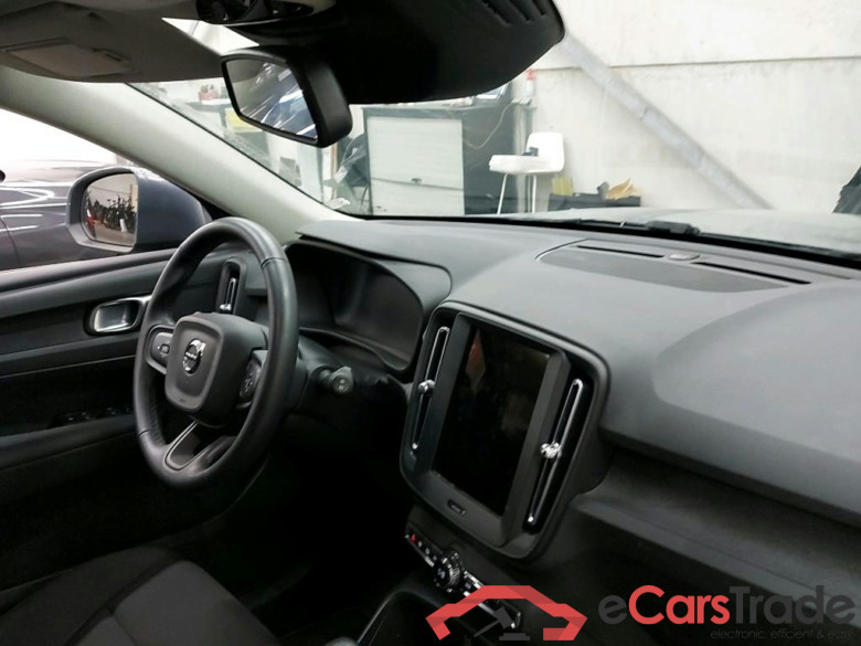 VOLVO - VOL XC40 T2 129PK Momentum Core & GPS & Park Assist  * PETROL * #3