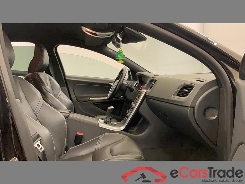 VOLVO V60 2.0 T3 Dynamic Edition #5