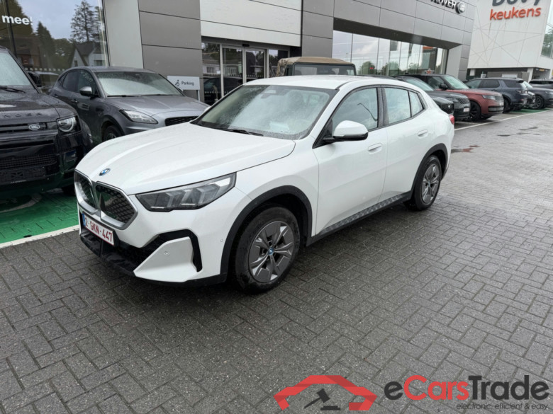 BMW iX2 xDrive20 Aut. LED Navi KeylessGo Camera Klima PDC ... #1