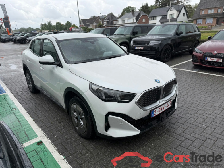 BMW iX2 xDrive20 Aut. LED Navi KeylessGo Camera Klima PDC ... #3