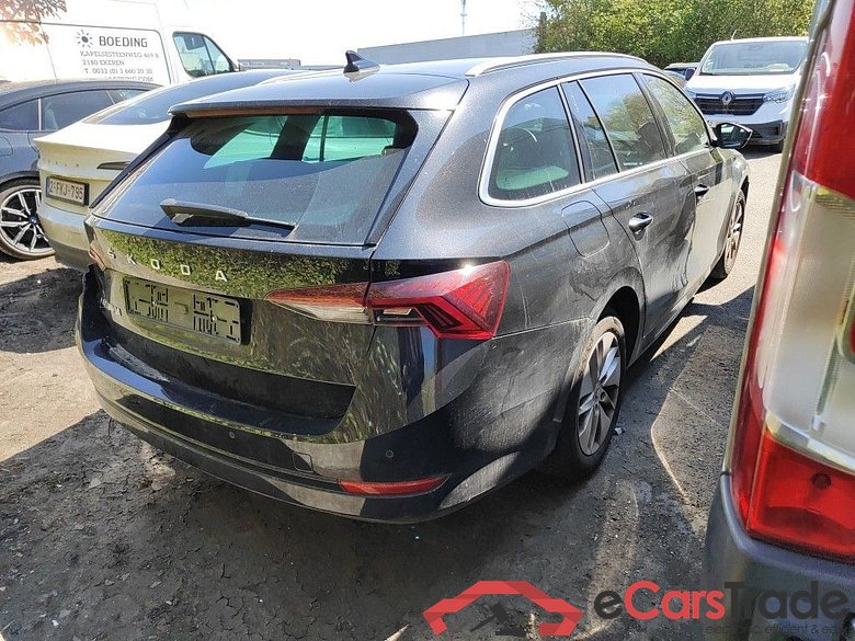 Skoda Octavia Combi 2.0 CRTDI 110kW DSG7 Ambition 5d !! Damaged cAR !! #2