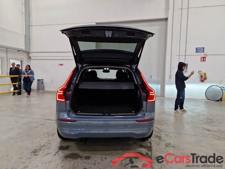 VOLVO XC60 / 2021 / 5P / SUV B4 D AWD AUTOMATICO MOMENTUM PRO #5