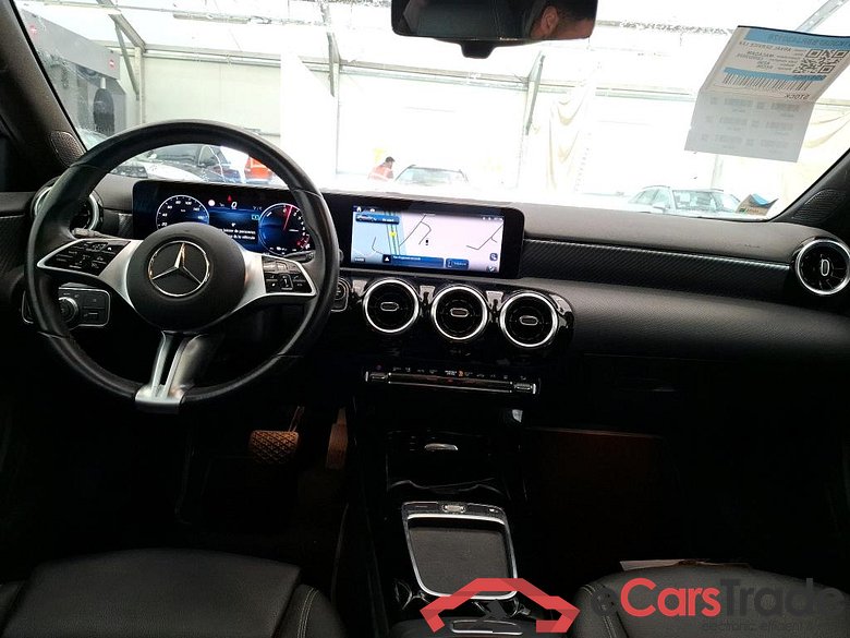 MERCEDES-BENZ Classe A Berline / 2022 / 4P / Berline A 250 e Business Line 8G-DCT #5