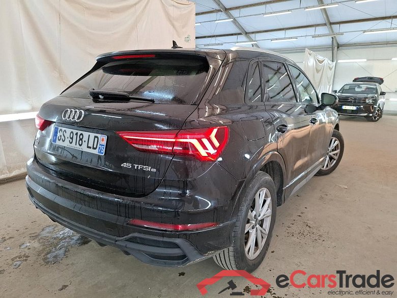 AUDI Q3 / 2018 / 5P / SUV 45 TFSI E 245 S TRONIC S LINE #3