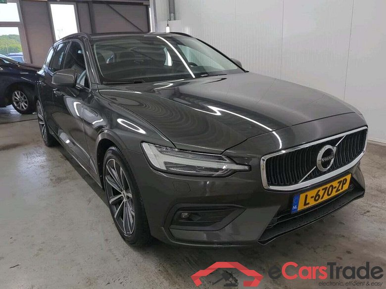 VOLVO V60 2.0 B4 Momen Bns #5