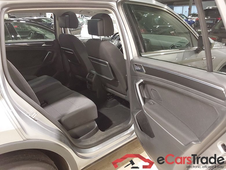 VOLKSWAGEN Tiguan 1.5 TSI COMFORTLINE #5
