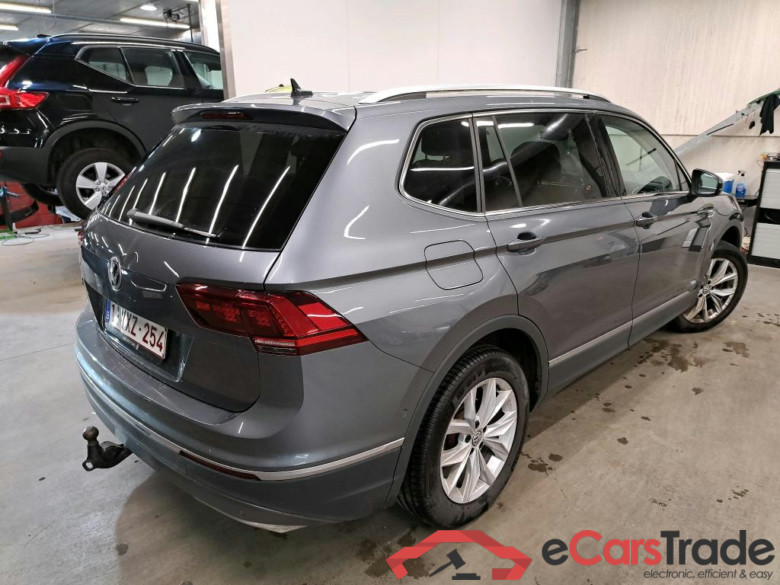 VOLKSWAGEN - VW  TIGUAN ALLSPACE TDI SCR 150PK Highline Pack Premium With Vienna Leather & Travel & GPS Pro &  DynAudio & Two Individual Seats on Third Row & Area View & Pano Roof & Trailer Towing Hook #2