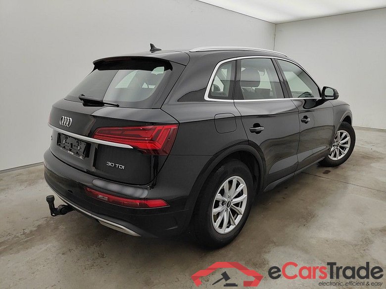 Audi Q5 Business Ed. Attraction 30 TDI S tronic 5d #2