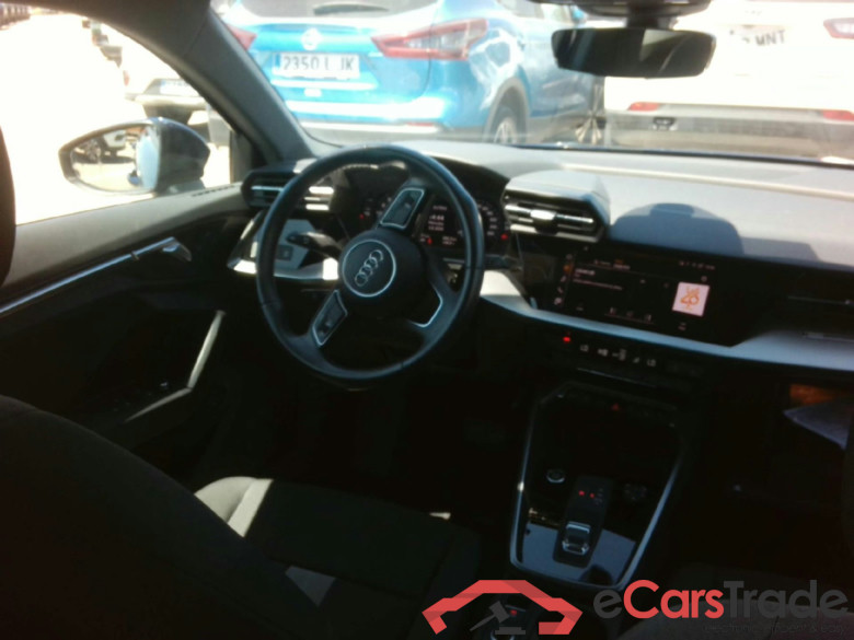 AUDI A3 / 2020 / 5P / berlina con portón Sportback Advanced 40 TFSI e 150kW S tro #3