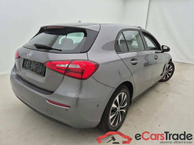 MERCEDES-BENZ A-KLASSE 2.0 180 D 8G-DCT BUSINESS LINE #2