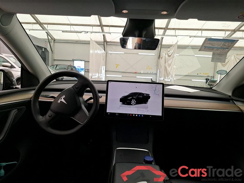 TESLA Model Y / 2021 / 5P / SUV RWD #6