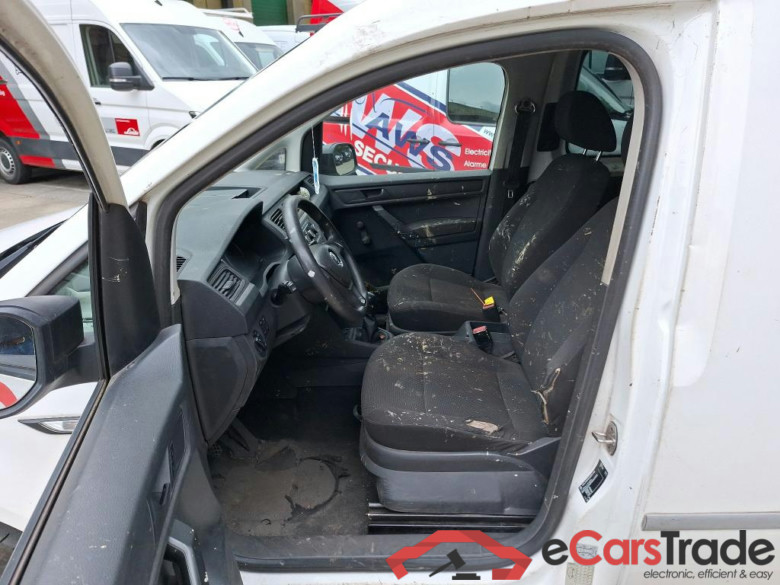 VOLKSWAGEN CADDY MAXI DIESEL - 2015 2.0 TDi SCR Conceptline Transfo Van #4