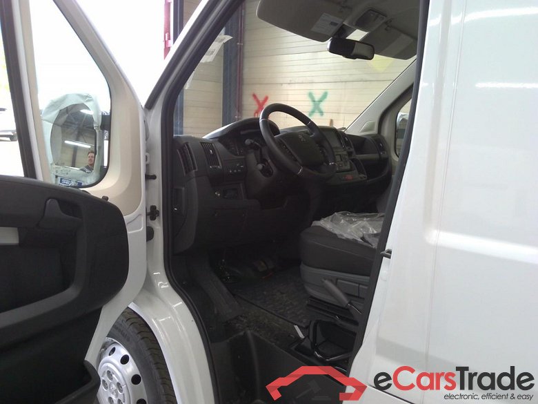 Peugeot Boxer L3H2 75 kWh Peugeot e-Boxer L3H2 75 kWh #5
