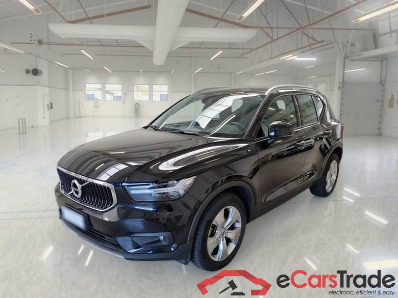 VOLVO XC40 / 2017 / 5P / SUV T2 MOMENTUM PRO