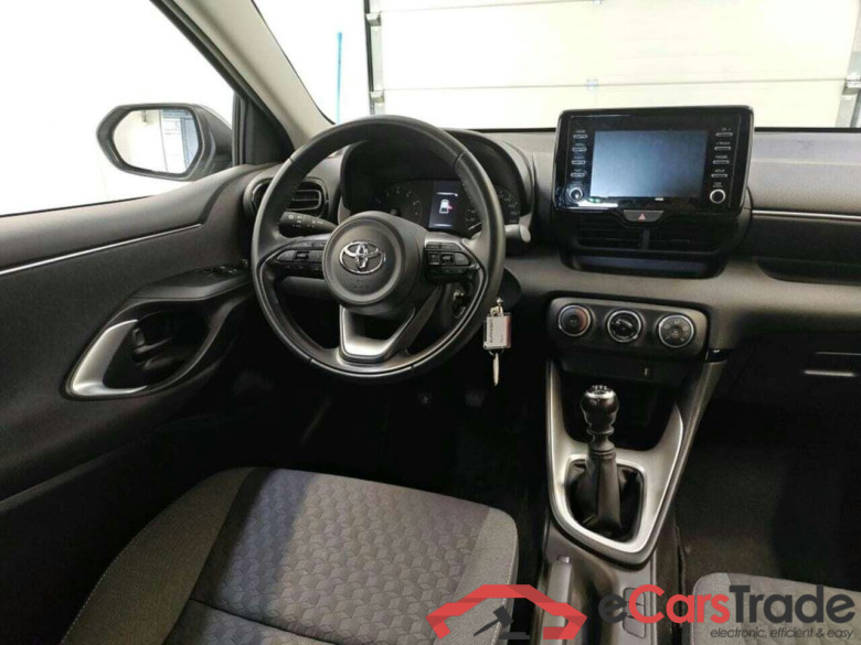 TOYOTA Yaris 1.5 VVT-i Active #3