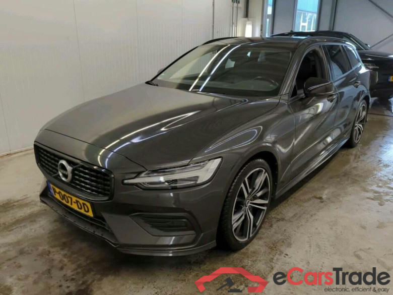 VOLVO V60 2.0 B3 Momentum #1