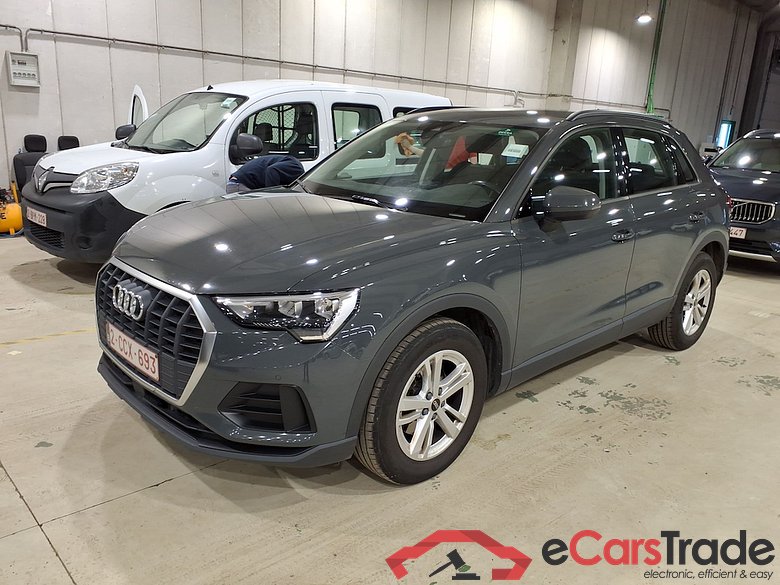 AUDI Q3 2.0 35 TDI S TRONIC BUS. ED. ATTRACTION