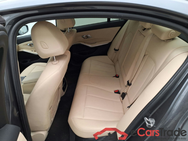 BMW, 3-serie '18, BMW 3 Reeks Berline 318dA (100 kW) 4d #4