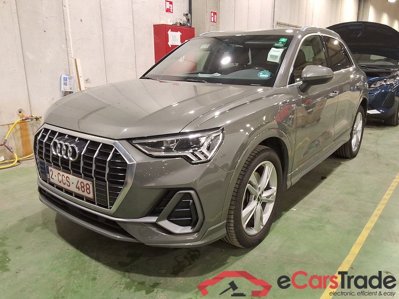 AUDI Q3 1.4 45 TFSI E S TRONIC S LINE #1