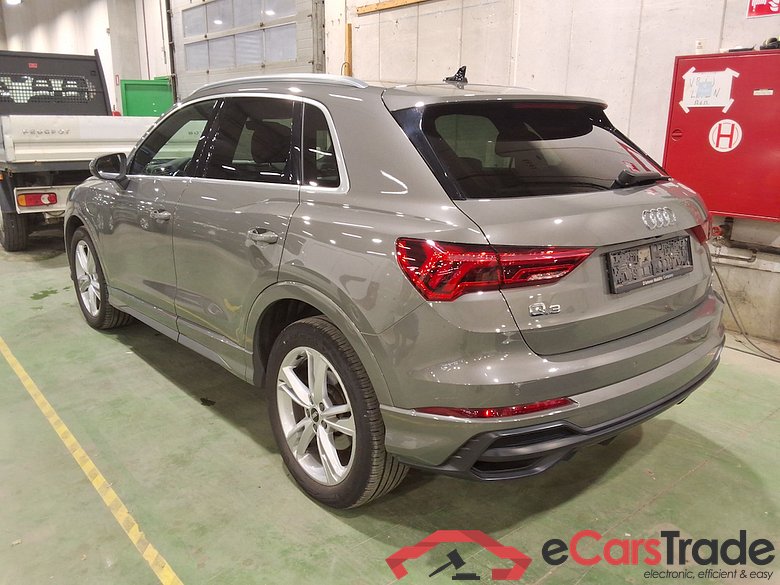 AUDI Q3 1.4 45 TFSI E S TRONIC S LINE #2