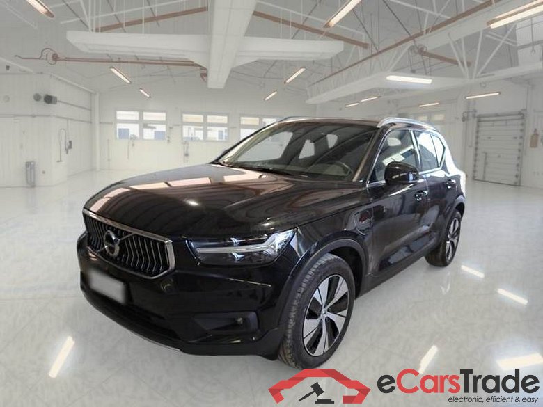 VOLVO XC40 / 2017 / 5P / SUV T5 PLUG-IN HYBRID AUTO RECH INSCRIP EXPR