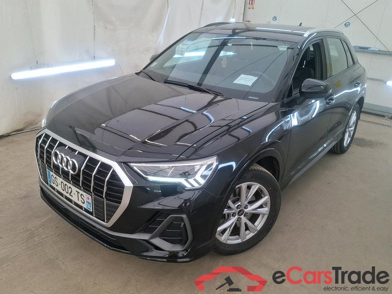 AUDI Q3 / 2018 / 5P / SUV 45 TFSI E 245 S TRONIC S LINE