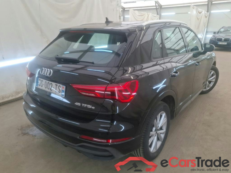 AUDI Q3 / 2018 / 5P / SUV 45 TFSI E 245 S TRONIC S LINE #3