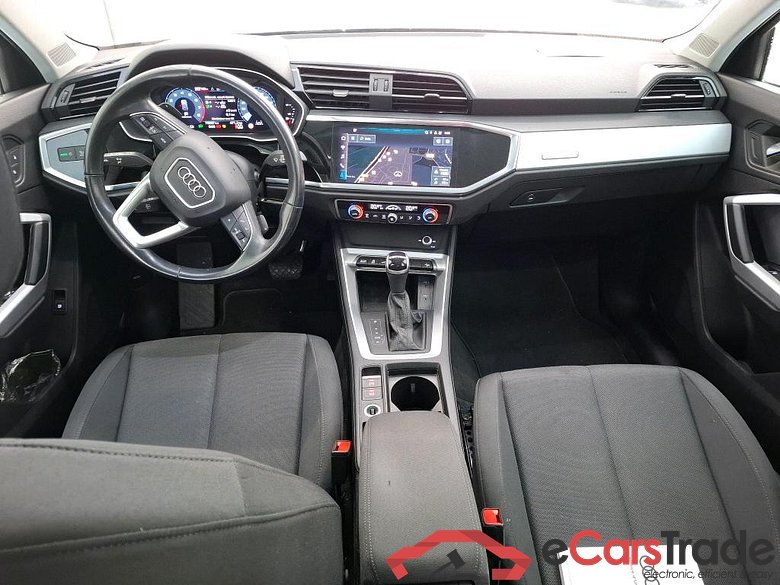AUDI Q3 / 2018 / 5P / SUV 45 TFSI E 245 S TRONIC BUSINESS LINE #5