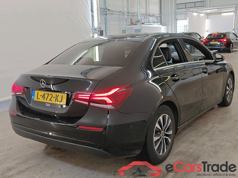 Mercedes-Benz A-Klasse Limousine A 180 7G-DCT Business Solution 4d #2