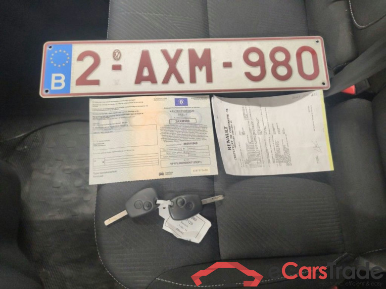 Renault Trafic L2H1 dCi 120 Grand Confort 2.9T 4d #4