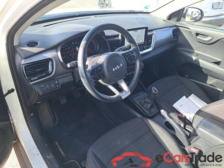 KIA Stonic / 2017 / 5P / todoterreno 1.0 T-GDi 74kW (100CV) MHEV iMT Drive #3