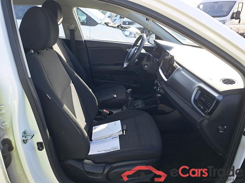 KIA Stonic / 2017 / 5P / todoterreno 1.0 T-GDi 74kW (100CV) MHEV iMT Drive #6