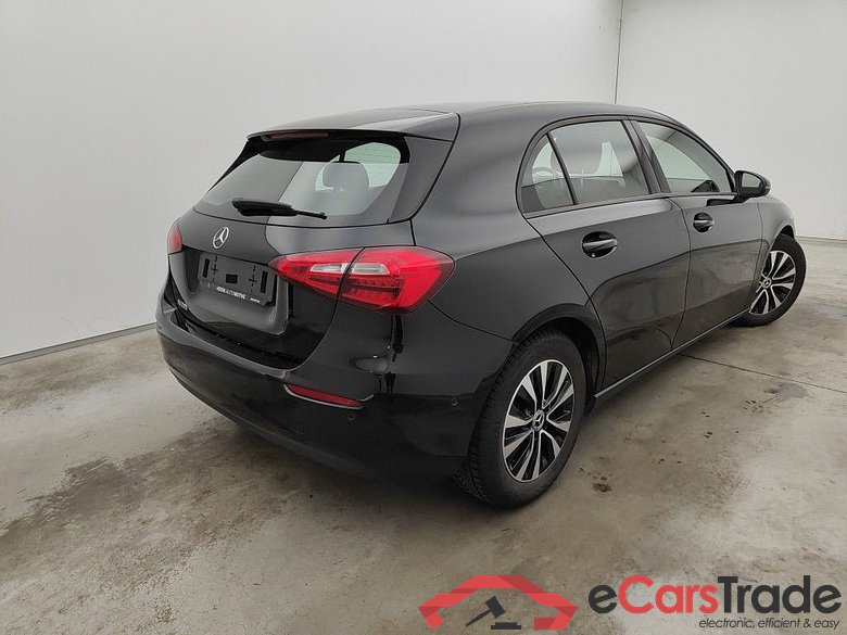 Mercedes-Benz A-Klasse A 180 Business Solution Essential 5d #2